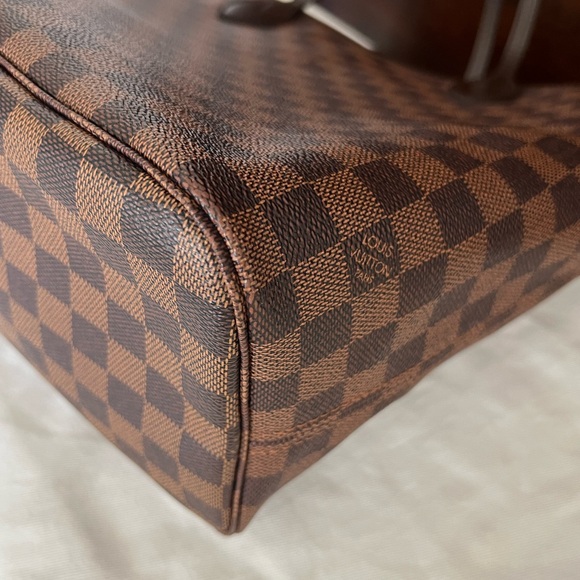Louis Vuitton Damier Neverfull MM - Picture 10 of 11